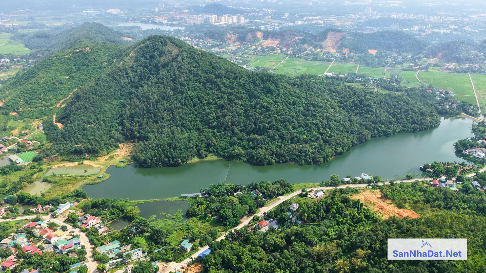 Ban Dat DT 1.4HA Tai Dong Xuan Quoc Oai Ha Noi 4
