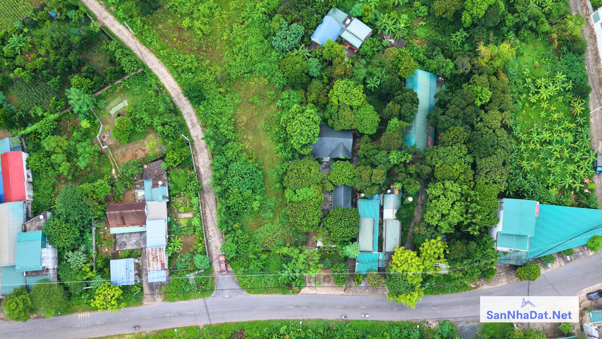 Ban Manh Dat DT 4000M Tai Phu Cat 3
