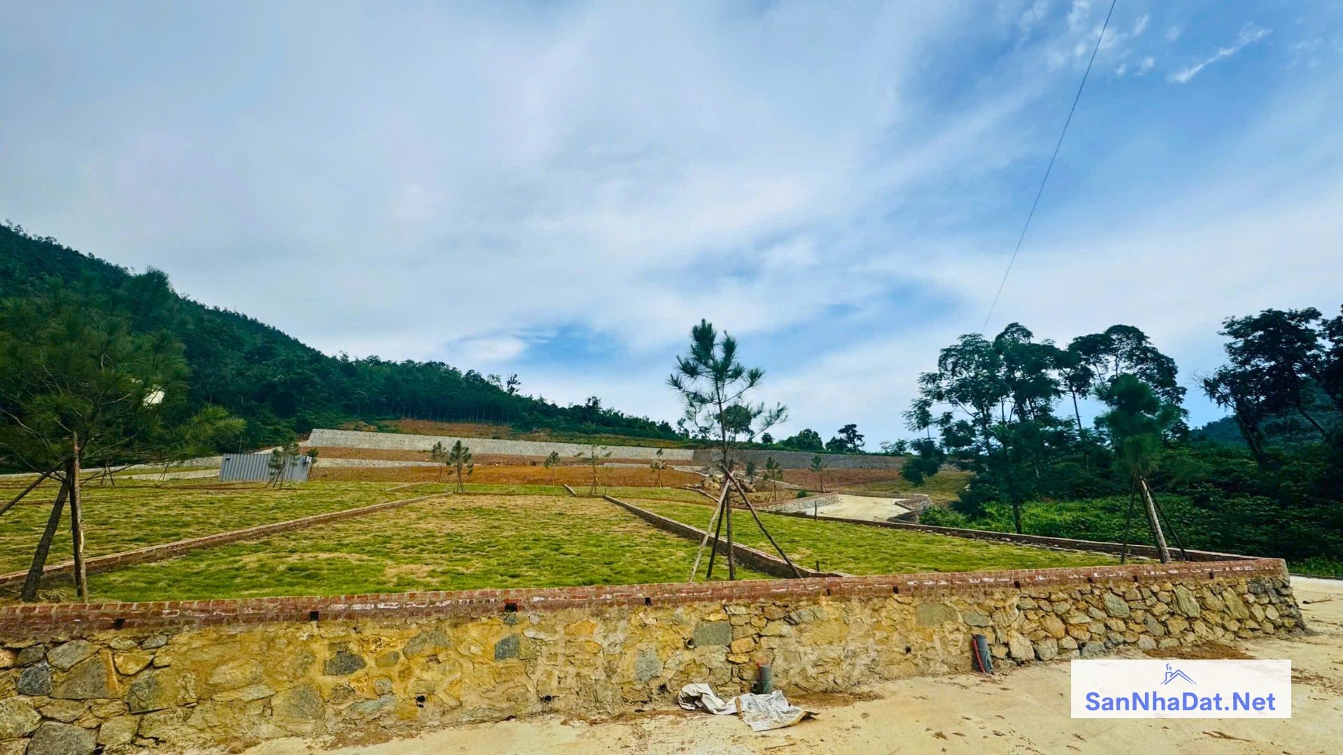 Dat Nen Ha Noi Tiem Nang