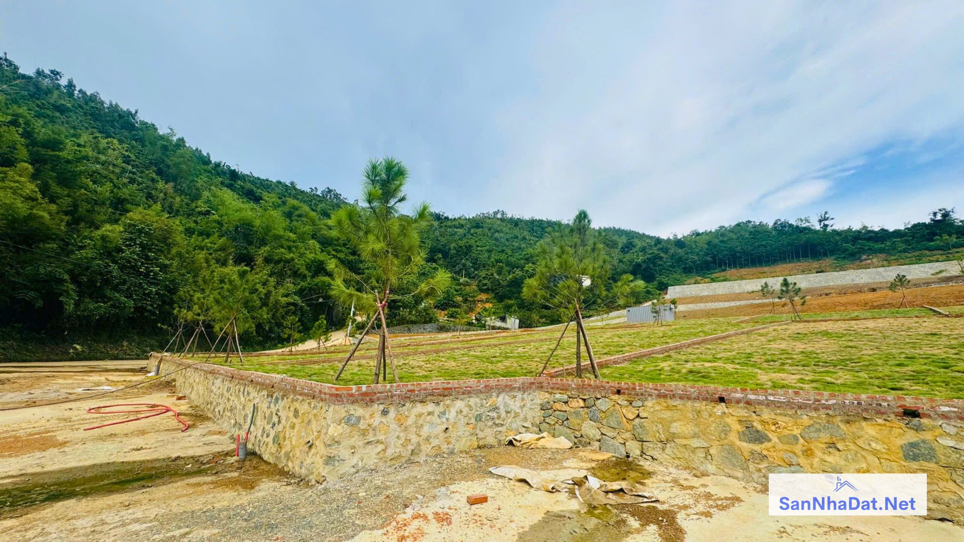 Dat Nen Phu Man Quoc Oai Ha Noi